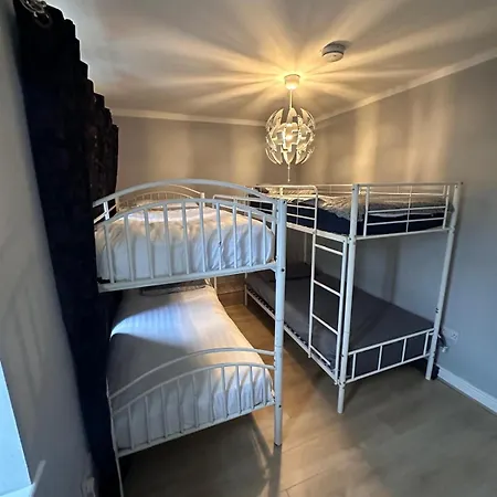 Airport Express Ideal For 1 Night Hostel