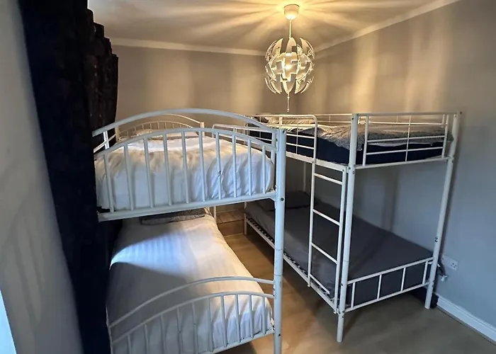 Airport Express Ideal For 1 Night Hostel